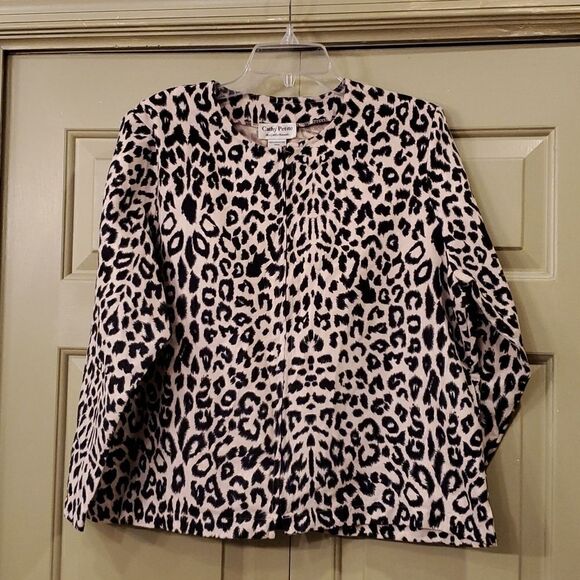 Cathy Petite by Cathy Daniels leopard print zipper front top - Picture 1 of 5